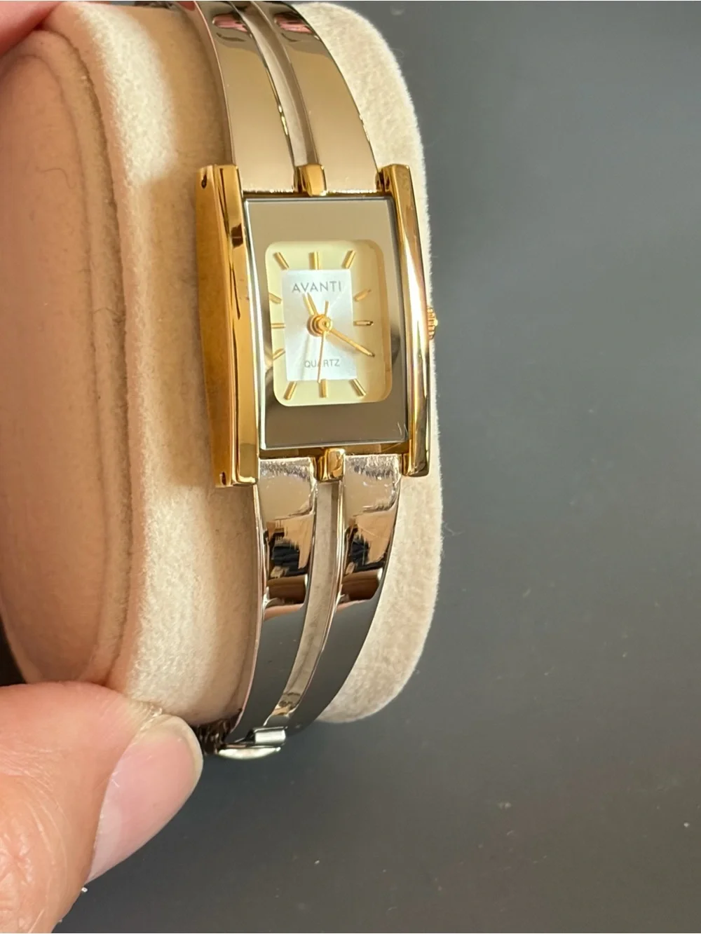 Avanti Quartz Women’s Gold Dial Two-Tone Metal Bangle Watch New Battery